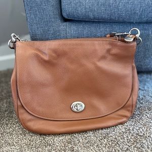 Coach leather purse in amazing condition. Like new!